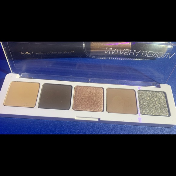 Eyeshadow and blush brush - Picture 3 of 6